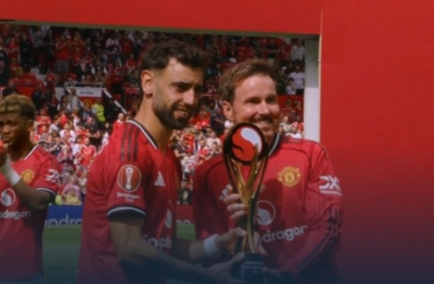 表现欠佳, 热身赛曼联, 次拦截