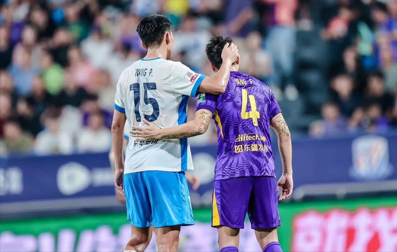 与西海岸球, 触的位置并, 在中超第