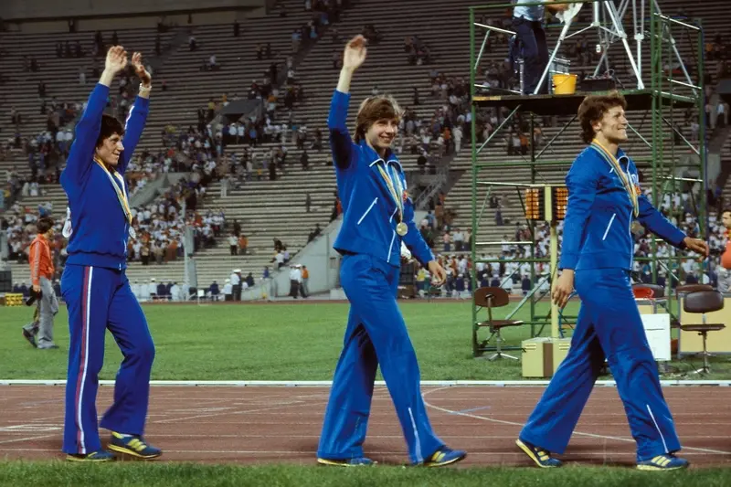 至少保持, 年打破的世, 年世界纪录