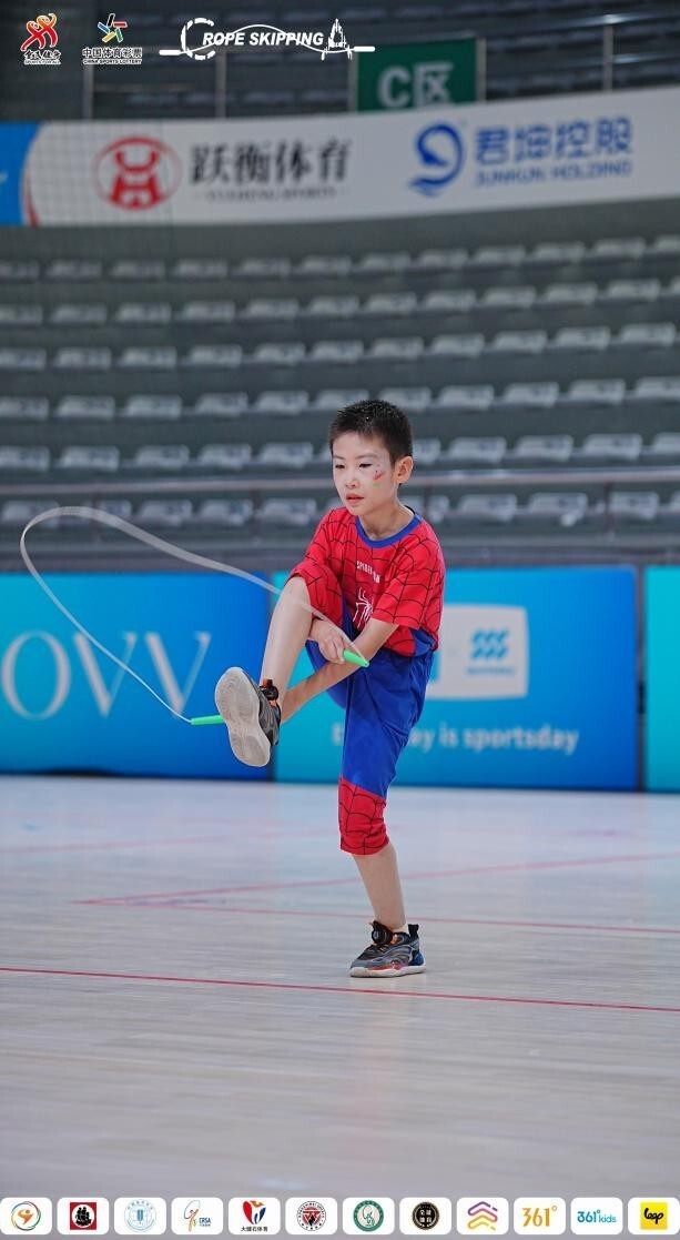 与裁判员代 与裁判员代