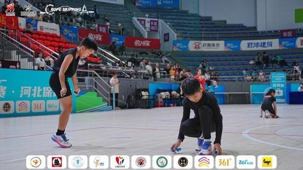 举行, AA 举行, AA